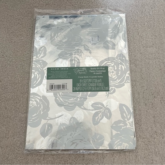 Four pack of gift wrapping paper - Picture 5 of 5